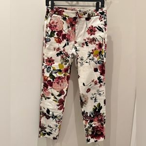 Zara White Floral Print Chino Pants Size US 4, 27. New.